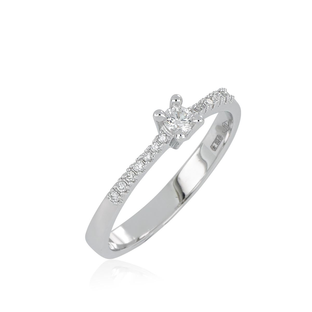 Anello Solitario e Diamanti sul Gambo