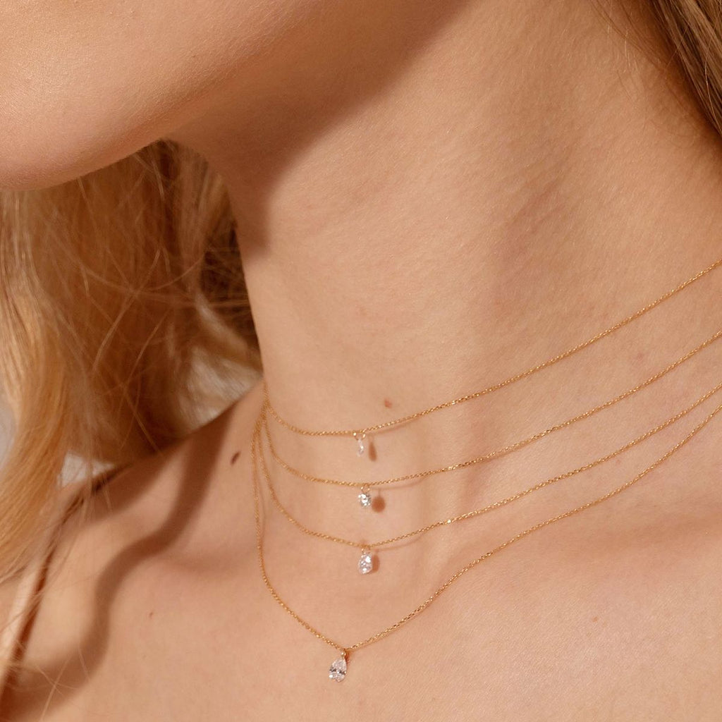 GIROCOLLO DIAMANTE NUDO GOCCIA 0,15 CT