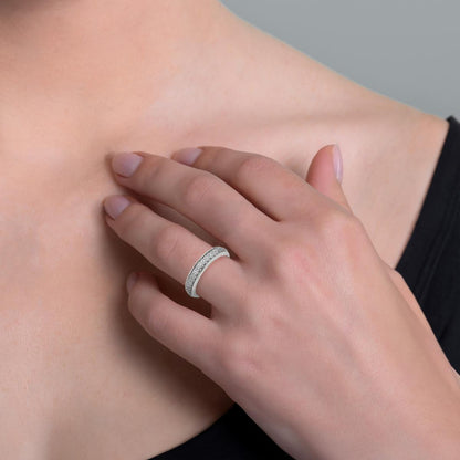 Fede in oro 18kt con pavé di diamanti bianchi larga 4,5 mm